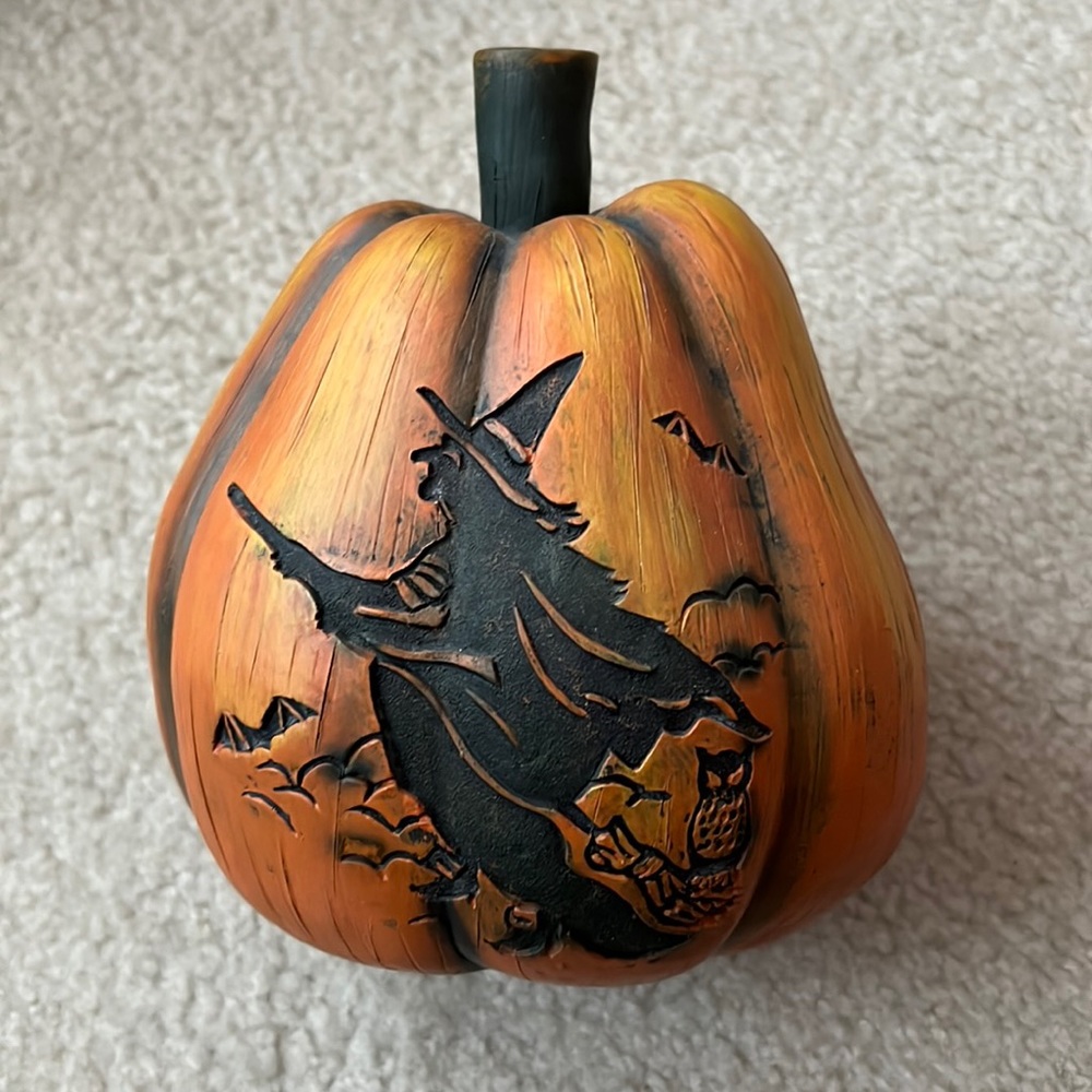 Vintage Halloween 🎃 witch carved pumpkin decor